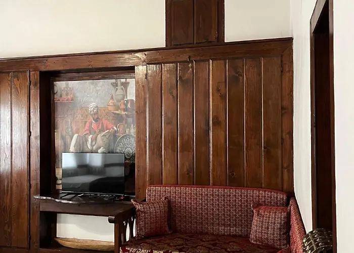 Haci Rifatlar Konagi Hotel Tarakli